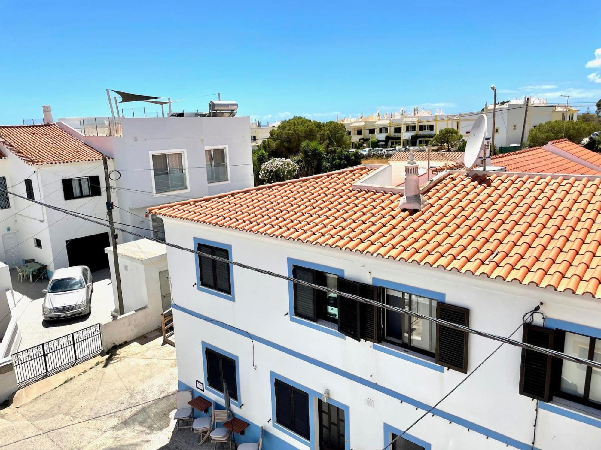 Апартаменты House Located In Opposite Of Beach! Лагоа Экстерьер фото